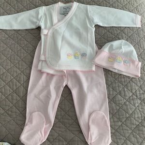 Royal baby x Barney’s baby girl muffin outfit hat